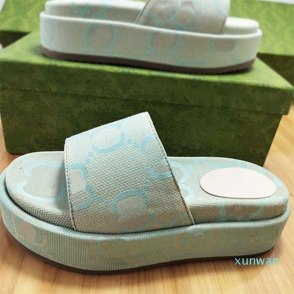 Diseñador mujer zapatilla moda dama Sandalias Playa Parte inferior gruesa Venta Bien zapatillas plataforma Alfabeto Caucho Tacón alto diapositivas cuña