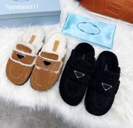 Designer Femme Pantoufles Mode Luxe Chaud Mousse À Mémoire En Daim En Peluche Shearling Doublé Slip Sur Intérieur Extérieur Sabot Maison Femmes Chaussures De Haute Qualité Dfrea