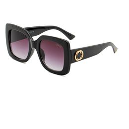 Designer Womans GGities Gafas de sol Luxury Mens GGities Gafas de sol Protección UV hombres anteojos Gradiente Bisagra de metal Moda mujer gafas con caja 0083