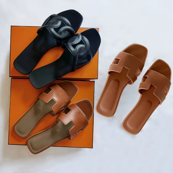 Diseñador Mujer Zapatillas de playa Sandalias Chanclas Diapositivas para mujer Damas Verano Moda casual Lujo Clásico Cuero plano Sólido Inicio Mlues Zapatos Piel naranja 35-42