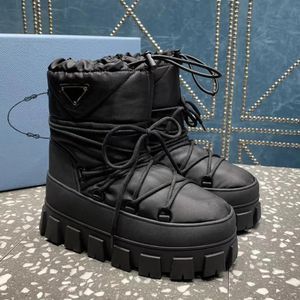 Bottes de neige de styliste pour femmes, chaussures de Ski imperméables en Nylon à lacets, bottines d'hiver à plateforme chaude, noires et blanches