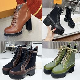 Diseñador Mujer Botas Plataforma Tacón grueso Martin Bota Zapatos de cuero genuino Desiertos Invierno Al aire libre Señora Fiesta Hebilla Tobillo Zapato con caja NO013