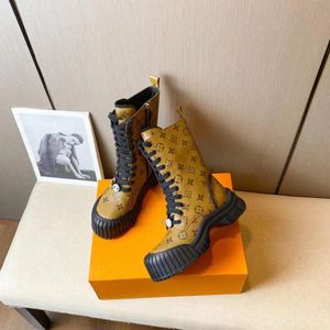 Botas de diseñador para mujer, botas RANGER planas de rubí, botines de cuero de vaca, botines Chelsea con plataforma, suela de goma ligera, botín 02