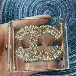 Designer Damesarmband Ch Mode Klassiek Groot Acryl Luxe merkarmband Modieus Veelzijdig Letter Ingelegd Water Diamant Transparant Brede armband