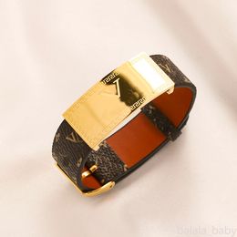 Designer Vrouwen Armband Charm Delicate Luxe Sieraden Nieuwe Magnetische Gesp Lederen Armband Polsband Horloge Vrouw Paar Gift