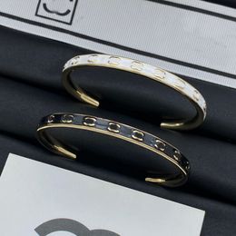 Designer dames armbanden brief open armband 18k goud roestvrijstalen manchet armband polsband bruiloft geschenken accessoires juwelen