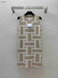designer damesmerkkleding meisje zomermode Slanke en elastische gebreide mouwloze vestjurk van hoge kwaliteit Jan 09