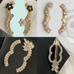 Designer Femmes Broches Broches Broche Broche Plaqué Or 18 Carats Argent Offre Spéciale Hommes Marque Lettre Incrustation Diamant Perle Broches Charme Bijoux De Mariage Cadeaux