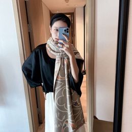 Designer Femmes Cachemire Écharpe Lettre complète Foulards imprimés pour femmes Soft Touch Warm Wraps nouvelle mode hiver écharpes chaudes châles