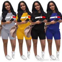 Designer Women Vêtements Summer Sports Casual Side Stripe Stitted Cousted à manches courtes Shorts de loisirs en deux pièces