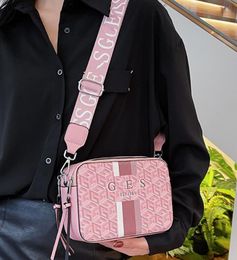 Bolsas para mujeres de diseñador minorista bolso de cámara nueva letra de tendencia cuadrada pequeña