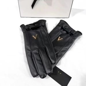 Gant de mode pour femmes de styliste, gants en peau de mouton, cuir d'hiver de haute qualité, commerce extérieur, nouveaux hommes, équitation imperméable et velours thermique fitness moto