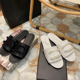 Designer femmes sandales plates en cuir perle diapositives pantoufles blanc noir mode chaussures d'intérieur