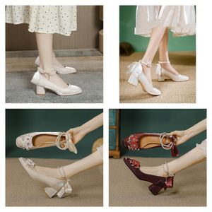 Chaussures à talons hauts pour femmes, escarpins de styliste en cuir verni, rouge brillant, à talons fins de 10cm et 12cm, couleur chair, avec sac anti-poussière, 36-40