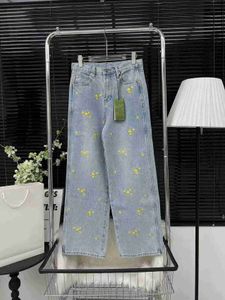 Diseñador de mujeres jeans ropa de marca pantalones de mujer letras de moda logo rebordeado Pantalones vaqueros de pierna ancha Pantalón bordado de letras 18 de enero