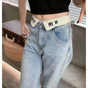 Jeans de diseñadores Jeans Pantalones indefinidos Jeans con cintura alta con diseño de letras de solapa blanca y pantalones de mezclilla de longitud recta