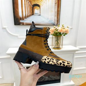 Diseñador Mujer Laureate Platform Desert Boot Monogramas de cuero de gamuza Beige Gris oscuro Cuero de invierno Zapatos casuales Top Luxury Fashion Ladies Martin Snow Boots
