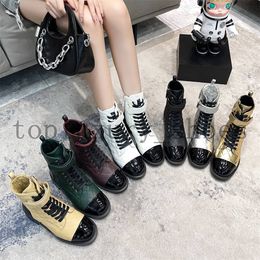 Botas de cuero lacadas de diseñador para mujer, zapatos de suela gruesa con cordones, botas de media manga a juego con suela de goma