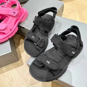 Con la marca de la marca Slide Slide Pool turística Summer Paris Sandalias de diseñador de lujo Nciaga Casual Shoes Mule Loafer Sandale Women Beach Men Slipper Tamaño de viaje 35-46