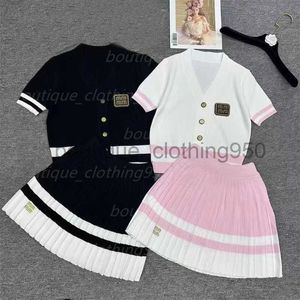 Designer Femmes Miui Tricoté Deux Pièces Robe Cadigan Lettres Jupe Fendue Singulet Sexy Slim Sans Manches Réservoirs Tops Jupe Tenues Deux Pièces Ensembles