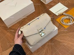 Diseñador Mujer Monedero Bolsos de cuero genuino Totes Mini Messenger Bag Silver Gold Hardware Mango plano Lujo Portátil 20 cm Alta calidad