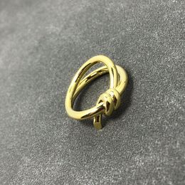 Anillo de diseñador para mujer, moda de alta calidad, anudado de acero de titanio, oro rosa, plata, regalos de fiesta de boda, anillos de joyería