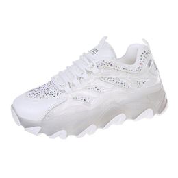 Designer Femmes Chaussures de course Rose Blanc Diamant Maille respirante Mode Gelée Semelle épaisse Durable Confortable Marche Sport Baskets Baskets 36-40