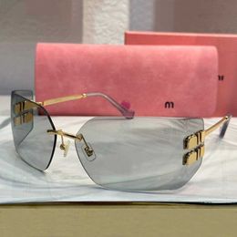 Designer Women Runway zonnebril Smu54y Vrouwen metalen zonnebril gebogen frameloze lenzen groot licht goud verstelbare neuskussen UV400 glazen topkwaliteit M5S4