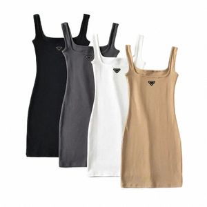 Short Designer Triangle Vest voor dames Casual jurken Klassieke vintage jurken Simple Prom -jurken Solide kleuren Mouwloze gebreide stofjurken van hoge kwaliteit