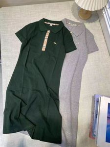 Diseñador Vestido casual para mujeres Classic Women's Summer's Kandited Knited Color Flip Collar Polo Battle Spur Etiqueta de bordado Minimalista Midskirt