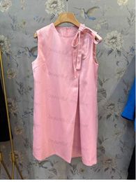 Robe décontractée de la créatrice French Haute Couture Tempérament Commutant Sincall Off 24 Summer Small Fragant Pink Bow Sleevel Souple Round Robe