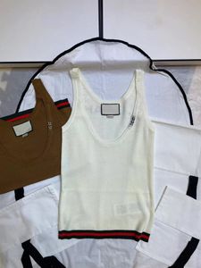 Designer Vêtements pour femmes broderie Logo Tank Top Summer Short Slim Navel exposé tenue élastique Sports Tanques tricotées