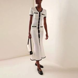 Diseñador Vestido para mujeres 2024 Crema de primavera/verano Blanco con borde negro Cabellón de malla soltera de cuello