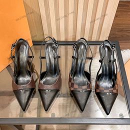 Designer damessandalen met hoge hakken Bruine kleur Vintage Pumps stiletto's 2023 Slingback Bruin lederen geruite Parijse kantoorpantoffels Sexy feestschoenen puntige tenen