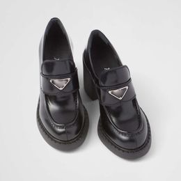 Mocassins à talons hauts pour femmes de créateur chaussures triangle laçage et boucle décontracté dames travail à talons hauts noir plate-forme épaisse en cuir chaussures à talons épais