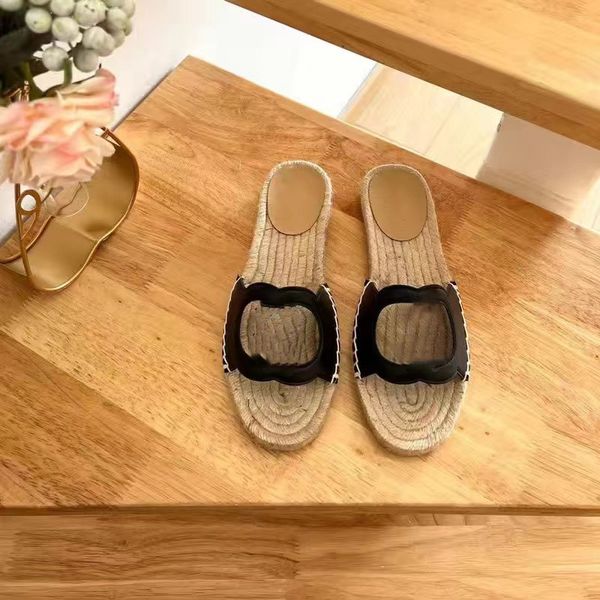 Sandalias deslizantes recortadas entrelazadas de diseñador para mujer Zapatilla de cuero marrón para mujer suela de plataforma de cordón esculpido zapatos de lujo 03