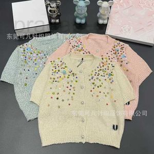 Designer Femmes Tricots Tees Col Rond Paillettes Tricoté Cardigan À Manches Courtes Femmes Bonbons Couleur Douce Petite Veste 2024 Printemps / Été Nouveau VS7L