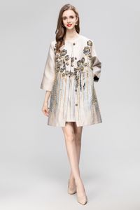 Diseñador de longitud media para mujeres 2023 Autumn/invierno Fashion Round Cuella larga Fashion Coat Monocrome Jacquard Fabric S-XXL