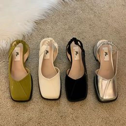 Designer dames sandalen Mary Jane High Heel Franse vierkante kop dikke hak slippers retro veer en herfst single schoenen sandalen baotou half drag