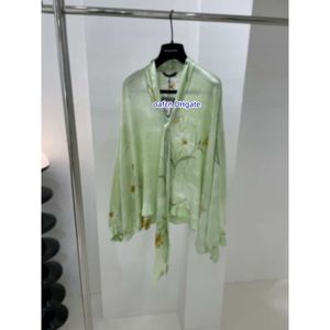 Diseñador de camisa para mujeres, vestido de mujer, camisa de cárdigan, camisa verde jacquard, abrigo, camisa de manga larga, camisa de crepe estampada lirios, media falda plisada, 5370