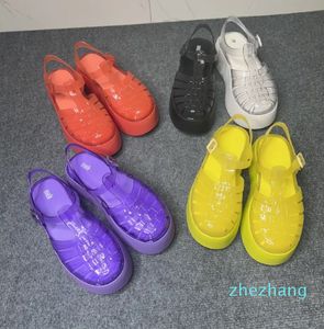 Diseñador-Zapatos de mujer Baotou Sandalias gruesas Antideslizante Muffin Vintage Jelly Beach Zapatos de mujer