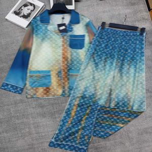 Vêtements de nuit de créateurs pour femmes, logo imprimé complet, chemise bleue céladon de qualité supérieure, pantalon droit, costume de printemps pour hommes et femmes