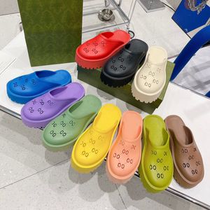 Resbalón de las mujeres del diseñador en la plataforma de la sandalia perforada G Sandalia Zapatos huecos Jelly Colors Tacón alto Verano Otoño Suela de goma Mulas