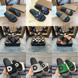 Diseñador Sandalias de zapatillas para mujeres Sandalias Summeres de goma de verano