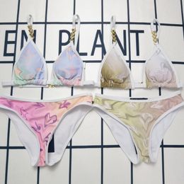 Diseñador Bikini de verano para mujeres Set Soman Split Swimwear Pink Grey Gradiente Logotipo Impreso Fashion Sexy Ladies Sling Swimwear Beach Bikini
