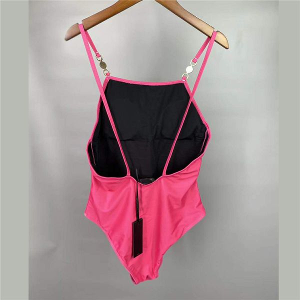 Traje de baño de diseñador para mujer Bikini de una pieza sexy Trajes de baño de diseñador Traje de baño sin espalda elástico suave Bikini de metal con honda de alta calidad FOD7