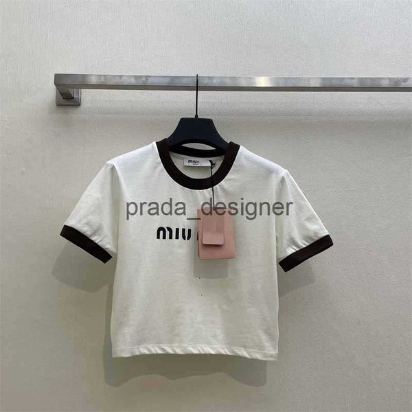 T-shirt Femme Designer 24ss Début du printemps Nouveau MIUI Fille élégante Âge Collier de réduction Bord Contraste Design Imprimé Petit T-shirt à manches courtes