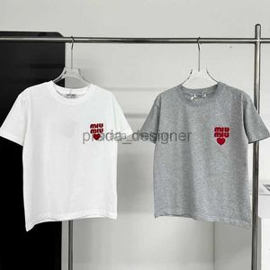 Designer Dames T-shirt Home Hoge kwaliteit Origineel Label 2024 Lente/Zomer Nieuw Geborduurd Liefde T-shirt met korte mouwen Dames Los Veelzijdig Top Trend