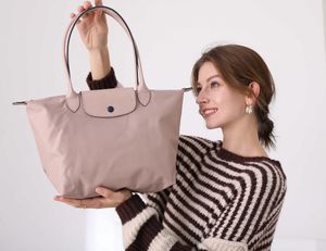 Sac à bandoulière fourre-tout pour femmes de styliste Style européen loisirs Dumpling sac à main en nylon bandoulière pliant knurlingTote Shopping mini sac