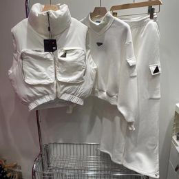 Survêtement de styliste pour femmes, sweat-shirt blanc, gilet, pantalon, ensemble trois pièces, tissu rembourré et épais, à la mode, polyvalent